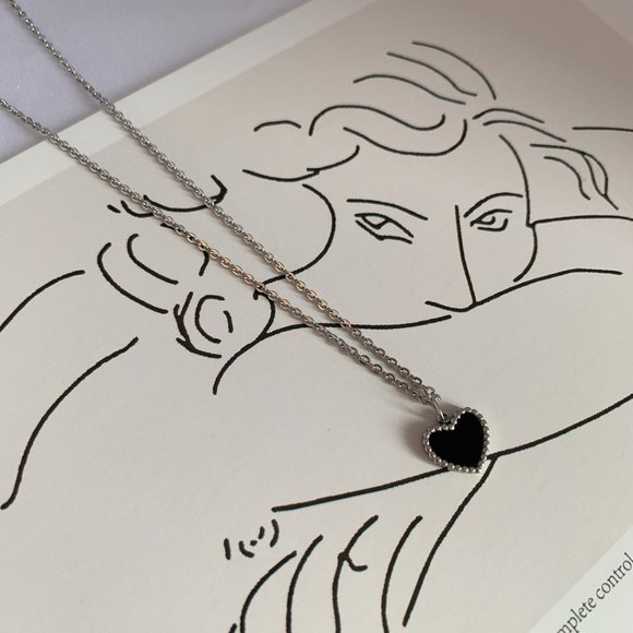 Heart Shaped Onyx Silver Necklace - Picture 3 of 8
